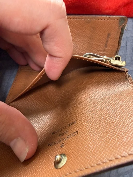 Louis Vuitton Monogram Canvas Key Pouch in Brown and Gold - 4 key - Picture 7 of 8